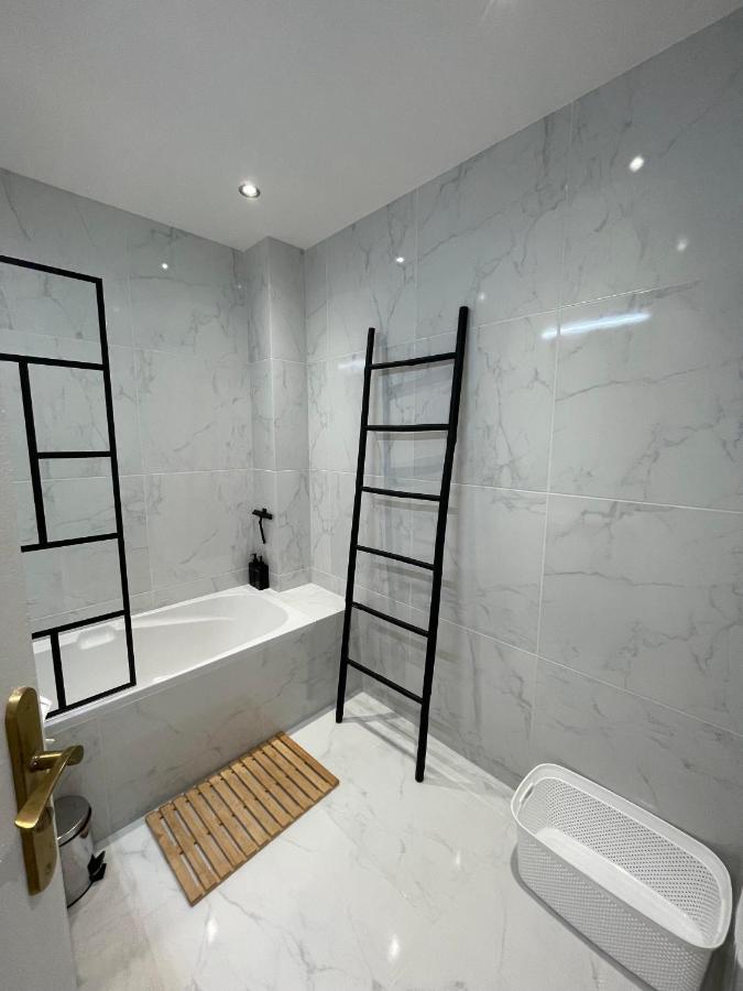Comfortable Apartment With Parking - Antibes Riviera Zewnętrze zdjęcie